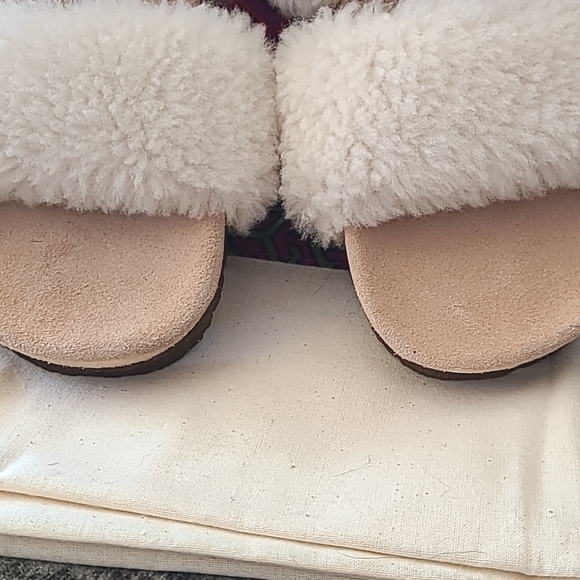 Tory Burch Sheldon Shearling Slides - Picture 6 of 8